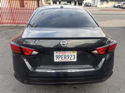 2022 Nissan Altima 2.5 SV   - Photo 2 - North Hollywood, CA 91601