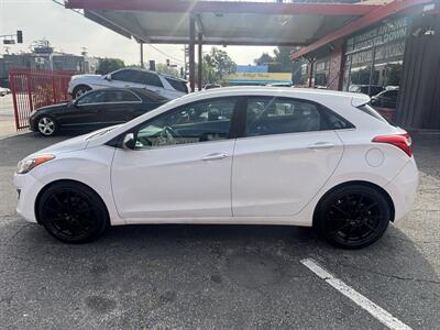 2017 Hyundai ELANTRA GT - Photo 9 - North Hollywood, CA 91601