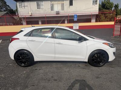 2017 Hyundai ELANTRA GT - Photo 2 - North Hollywood, CA 91601