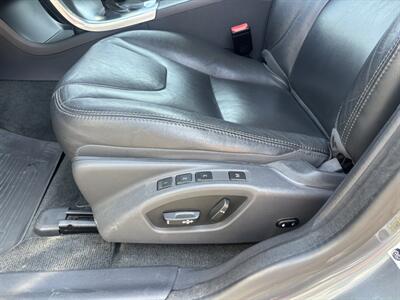 2016 Volvo XC60 T5 Drive-E Platinum   - Photo 24 - North Hollywood, CA 91601