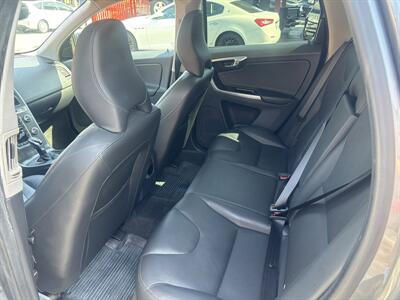 2016 Volvo XC60 T5 Drive-E Platinum   - Photo 23 - North Hollywood, CA 91601