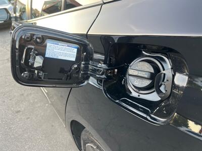 2020 Toyota Prius XLE   - Photo 61 - North Hollywood, CA 91601