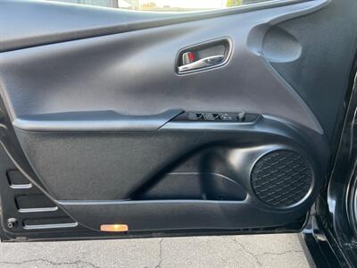 2020 Toyota Prius XLE   - Photo 35 - North Hollywood, CA 91601