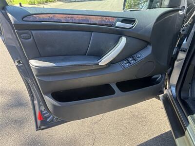 2003 BMW X5 4.4i - Photo 13 - North Hollywood, CA 91601