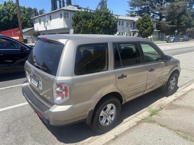 2006 Honda Pilot LX   - Photo 8 - North Hollywood, CA 91601
