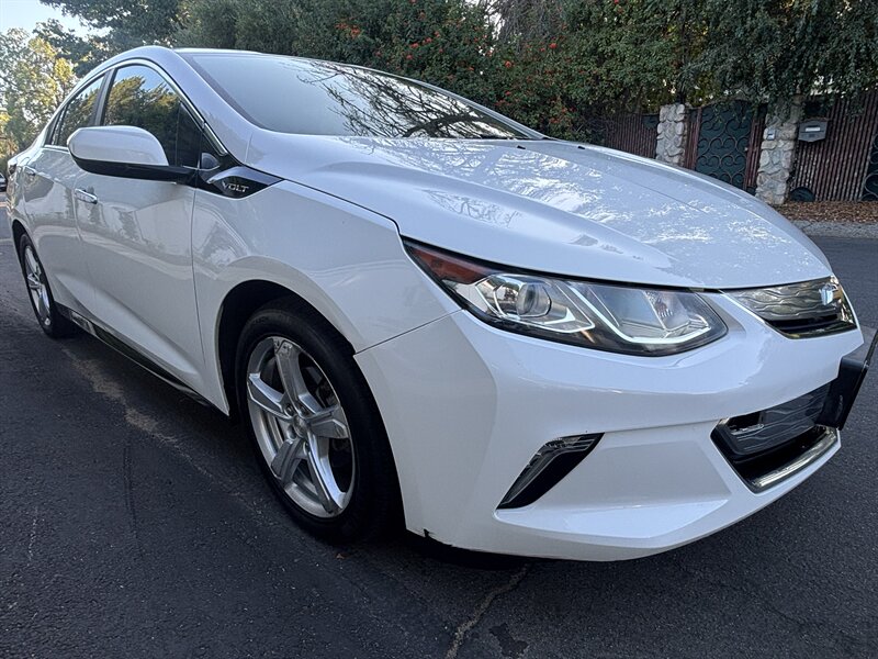 2017 Chevrolet Volt LT   - Photo 1 - North Hollywood, CA 91601