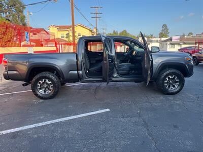 2019 Toyota Tacoma SR5 V6   - Photo 8 - North Hollywood, CA 91601