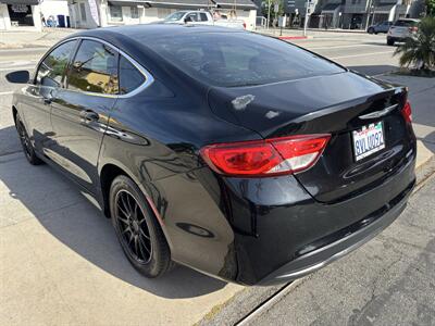 2015 Chrysler 200 LX - Photo 4 - North Hollywood, CA 91601