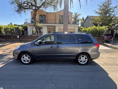 2006 Toyota Sienna XLE 7 Passenger   - Photo 2 - North Hollywood, CA 91601