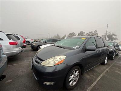 2006 Toyota Sienna XLE 7 Passenger - Photo 1 - North Hollywood, CA 91601