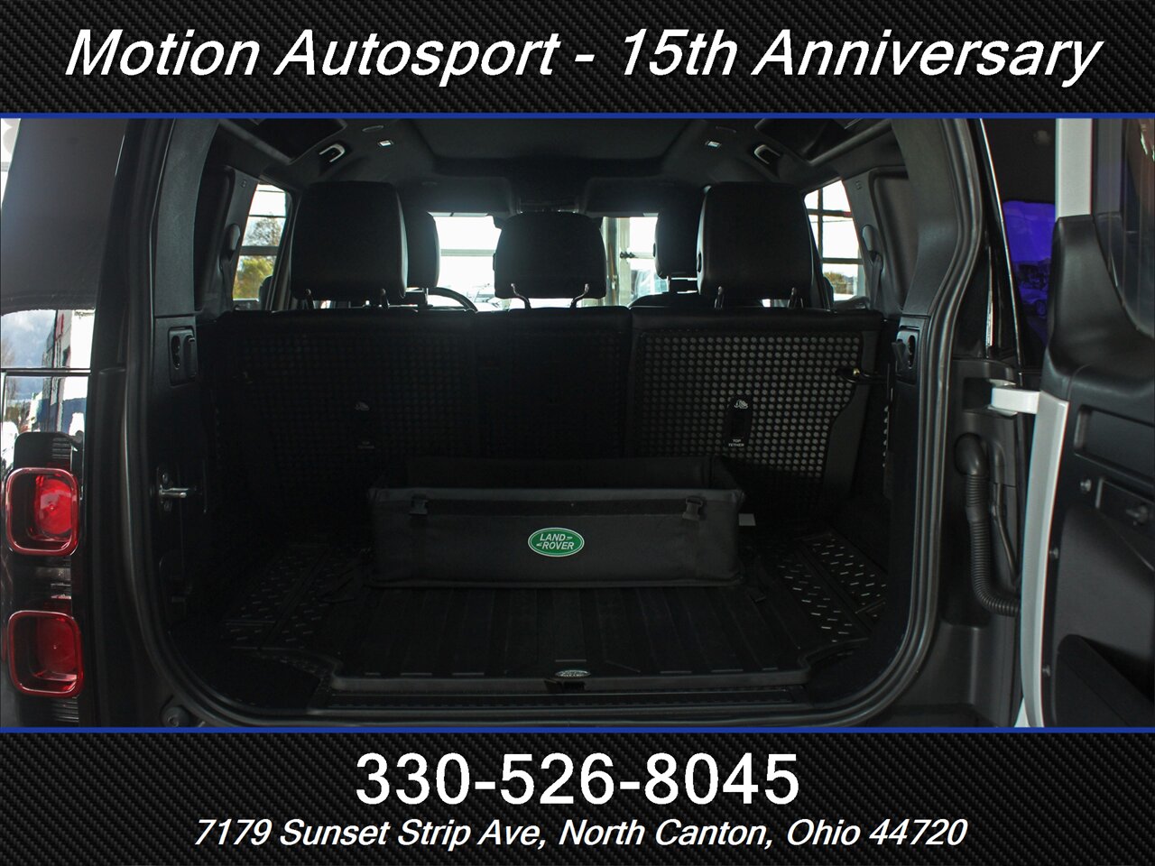 2024 Land Rover Defender 110 P300 S - Photo 10 - North Canton, OH 44720