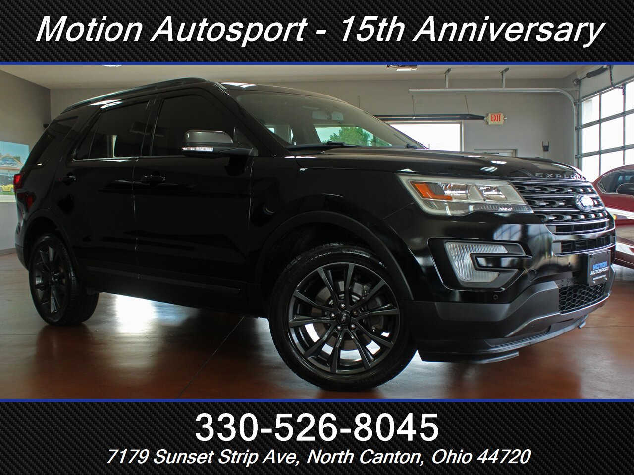 2017 Ford Explorer XLT  Moon Roof Navigation 4X4 - Photo 2 - North Canton, OH 44720