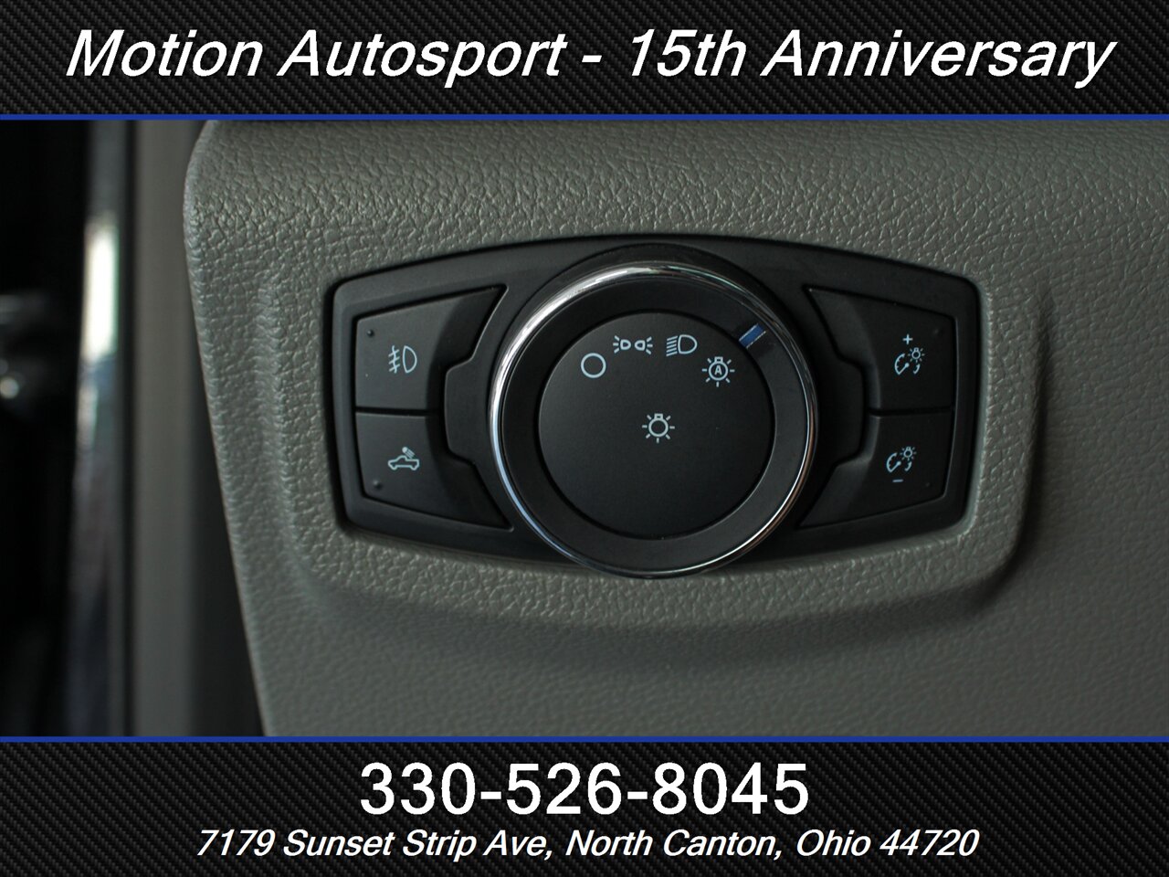 2016 Ford F-150 Lariat Panoramic Roof Navigation 4X4 - Photo 13 - North Canton, OH 44720