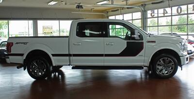 2017 Ford F-150 Lariat  Special Edition Sport Panoramic Roof 4X4 - Photo 10 - North Canton, OH 44720