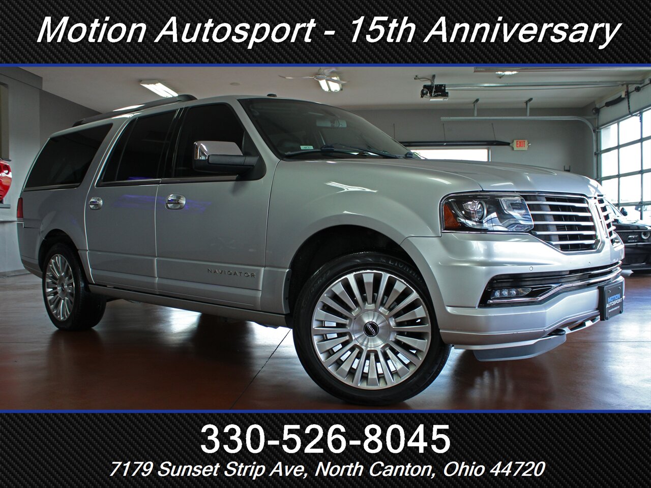 2017 Lincoln Navigator  Moon Roof Navigation 4X4 - Photo 2 - North Canton, OH 44720
