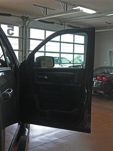 2016 RAM 1500 Sport  Black Top Edition 4X4 - Photo 29 - North Canton, OH 44720