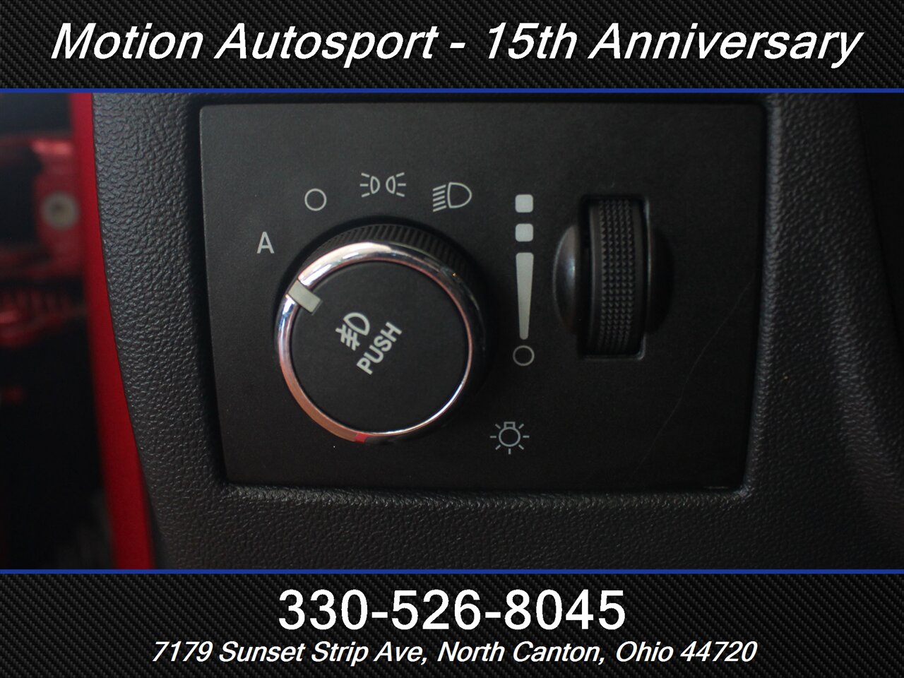 2013 Dodge Challenger R/T Moonroof   - Photo 17 - North Canton, OH 44720
