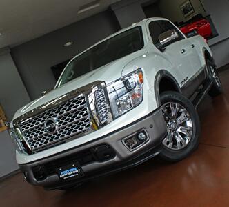 2018 Nissan Titan Platinum Reserve  4X4 - Photo 49 - North Canton, OH 44720