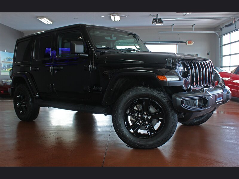 2022 Jeep Wrangler Unlimited Sahara Altitude  Hard Top 4X4