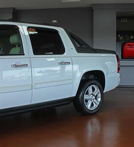 2012 Chevrolet Avalanche LT  4X4 - Photo 38 - North Canton, OH 44720