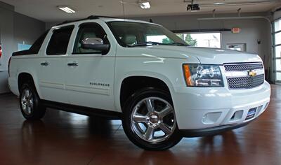 2012 Chevrolet Avalanche LT  4X4 - Photo 2 - North Canton, OH 44720