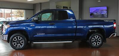 2014 Toyota Tundra SR5  TRD Off Road 4X4 - Photo 5 - North Canton, OH 44720