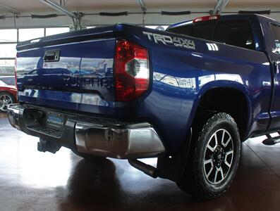 2014 Toyota Tundra SR5  TRD Off Road 4X4 - Photo 8 - North Canton, OH 44720