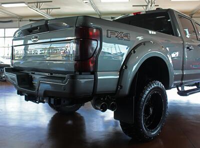 2022 Ford F-250 Super Duty Lariat  Ultimate Panoramic Moon Roof FX4 4X4 - Photo 9 - North Canton, OH 44720