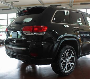 2019 Jeep Grand Cherokee Limited  5.7 Hemi V8 4X4 - Photo 9 - North Canton, OH 44720