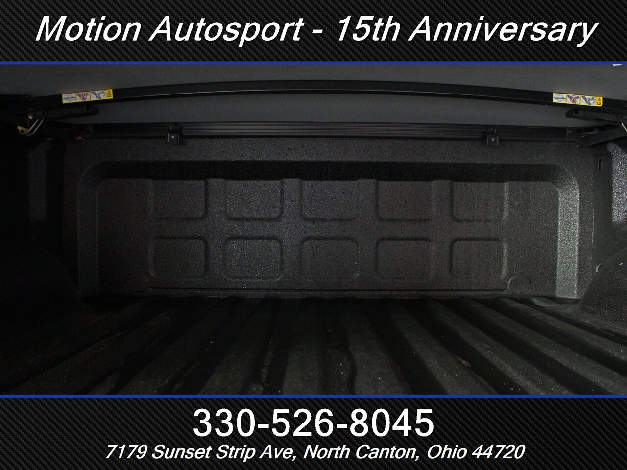 2023 RAM 1500 Classic Express Night Edition 4X4   - Photo 10 - North Canton, OH 44720