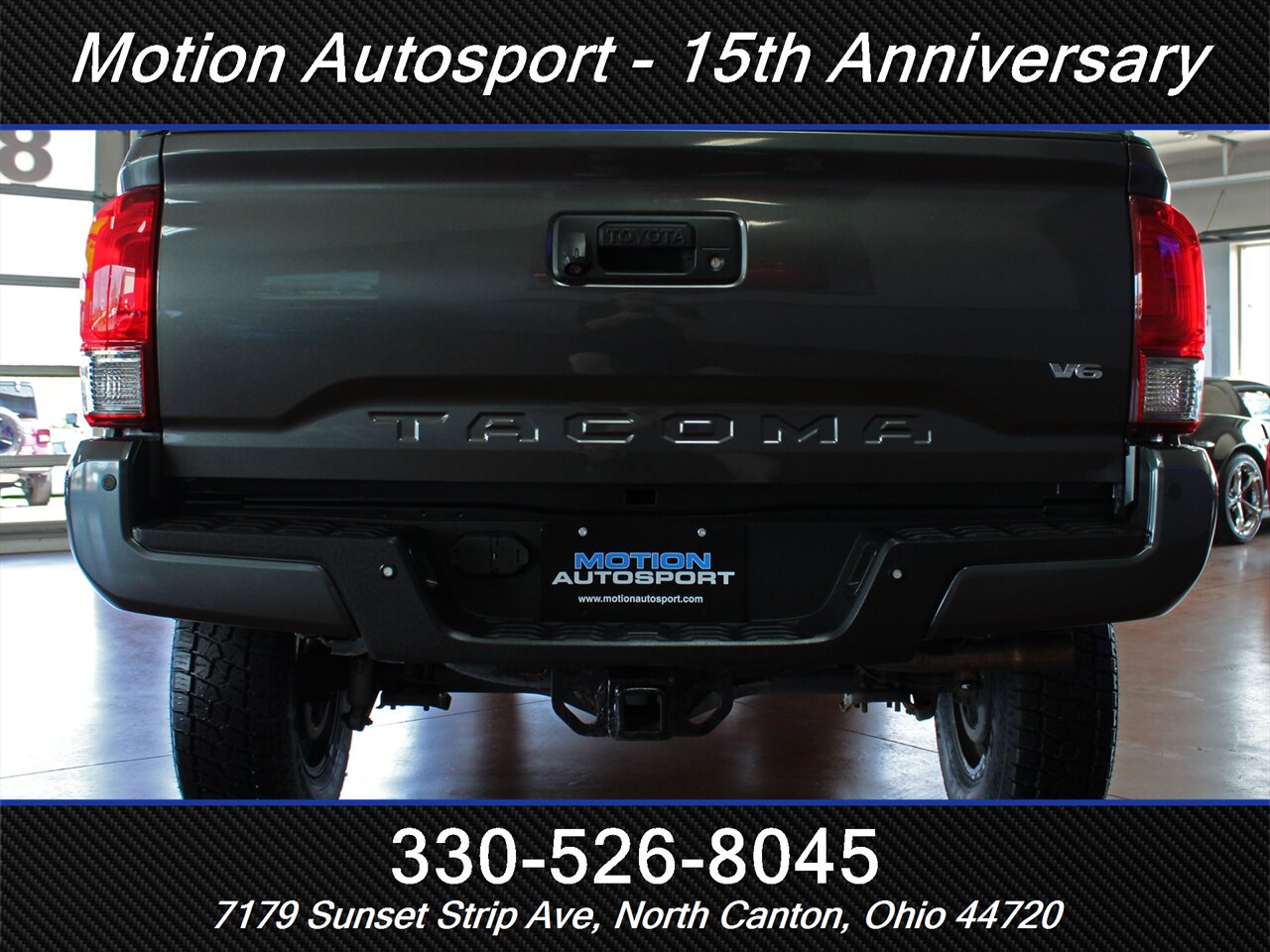 2017 Toyota Tacoma SR5 TRD Sport V6  Custom Lift 4x4 - Photo 9 - North Canton, OH 44720