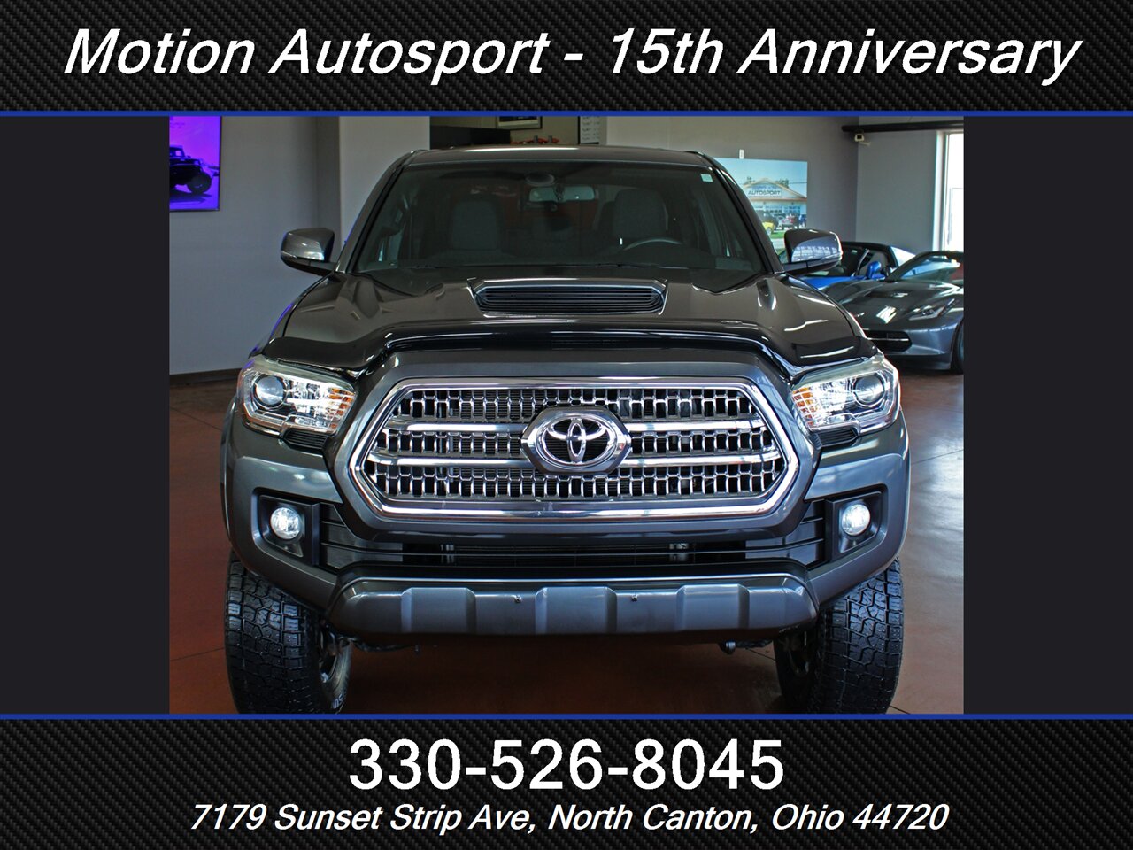 2017 Toyota Tacoma SR5 TRD Sport V6  Custom Lift 4x4 - Photo 4 - North Canton, OH 44720