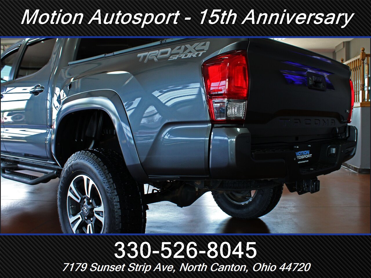 2017 Toyota Tacoma SR5 TRD Sport V6  Custom Lift 4x4 - Photo 8 - North Canton, OH 44720