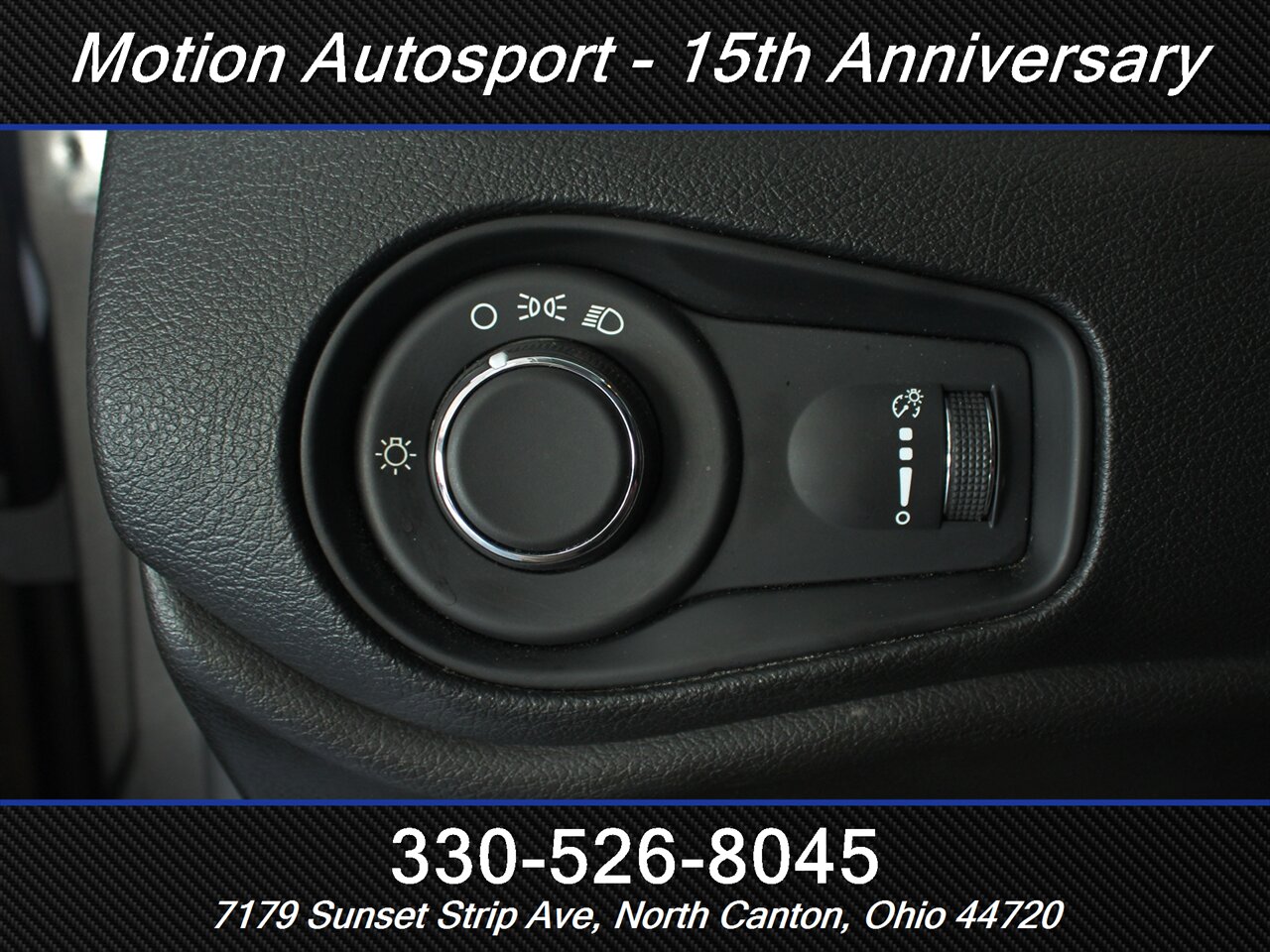 2017 Jeep Renegade Sport Moon Roof 4X4 - Photo 12 - North Canton, OH 44720