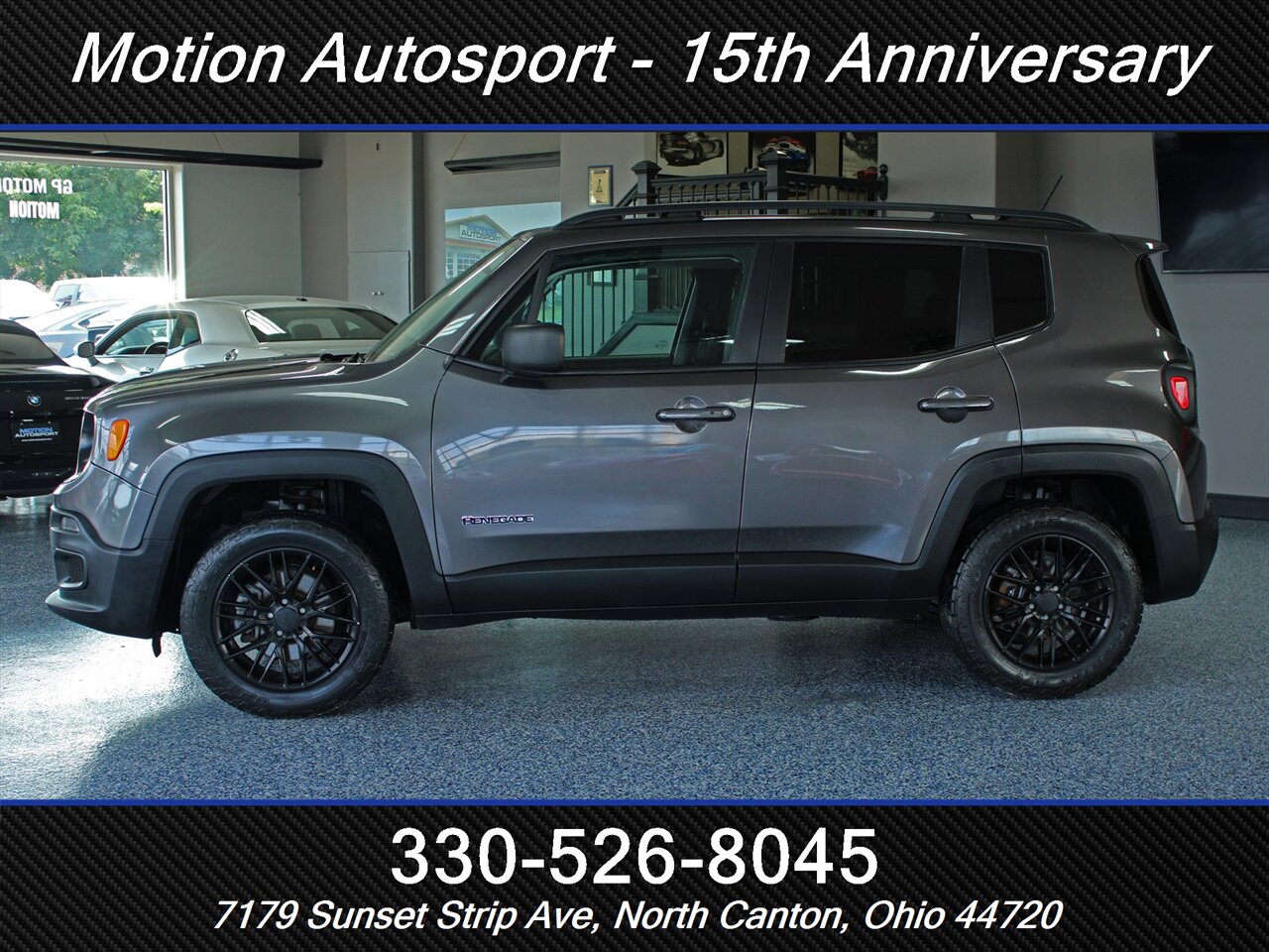2017 Jeep Renegade Sport Moon Roof 4X4 - Photo 5 - North Canton, OH 44720