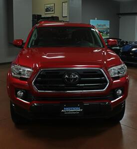 2018 Toyota Tacoma SR5 V6  4X4 - Photo 4 - North Canton, OH 44720