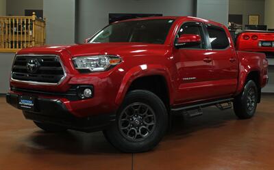 2018 Toyota Tacoma SR5 V6  4X4 - Photo 1 - North Canton, OH 44720