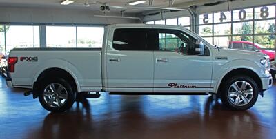 2018 Ford F-150 Platinum  Moon Roof Navigation FX4 4X4 - Photo 10 - North Canton, OH 44720