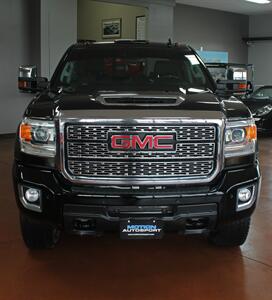 2019 GMC Sierra 2500 Denali  4X4 - Photo 4 - North Canton, OH 44720