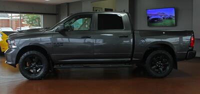 2019 RAM 1500 Classic Express  Black Top Package 4X4 - Photo 5 - North Canton, OH 44720