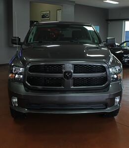 2019 RAM 1500 Classic Express  Black Top Package 4X4 - Photo 4 - North Canton, OH 44720