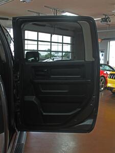 2019 RAM 1500 Classic Express  Black Top Package 4X4 - Photo 35 - North Canton, OH 44720