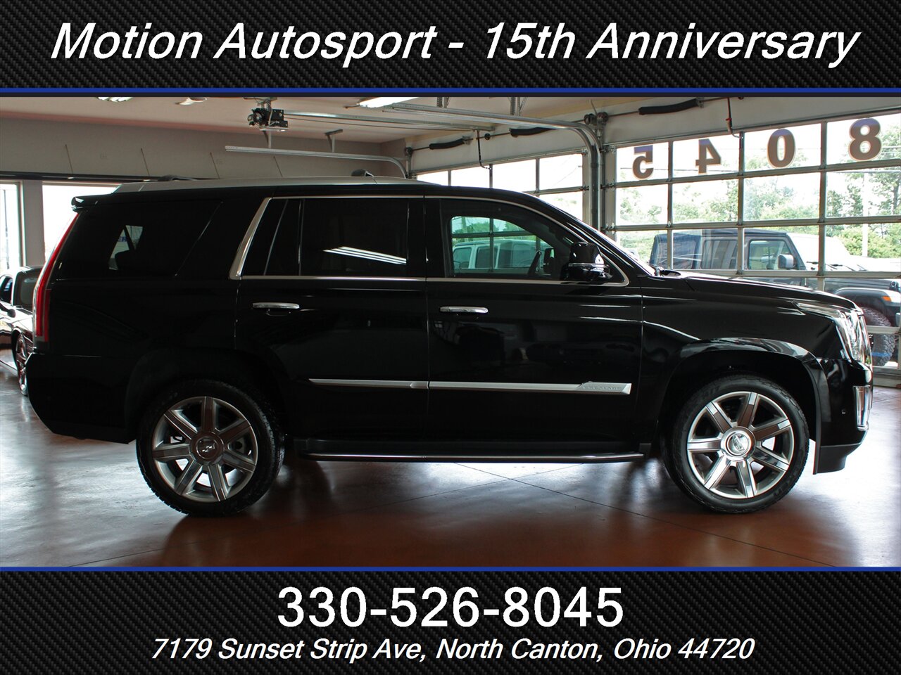2019 Cadillac Escalade Luxury  Moon Roof Navigation 4X4 - Photo 8 - North Canton, OH 44720