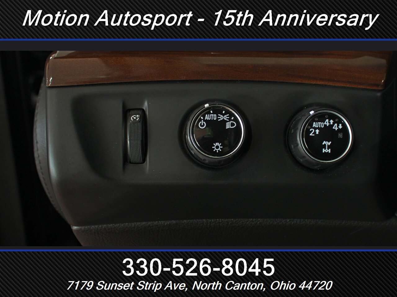 2019 Cadillac Escalade Luxury  Moon Roof Navigation 4X4 - Photo 12 - North Canton, OH 44720