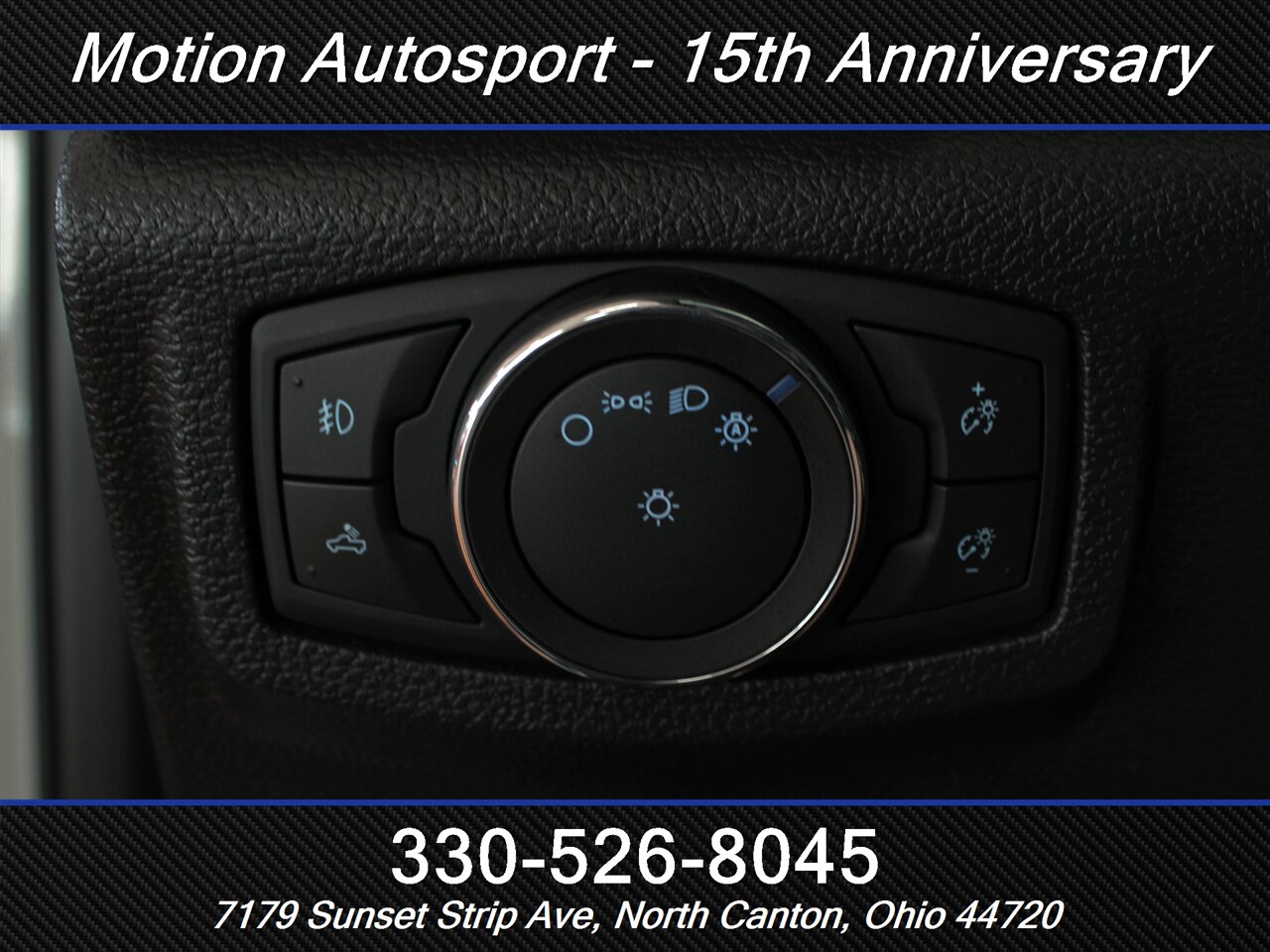 2019 Ford F-150 Lariat  Custom Lift 4X4 - Photo 17 - North Canton, OH 44720