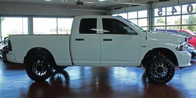 2017 RAM 1500 Express  Custom Lift 4X4 - Photo 10 - North Canton, OH 44720