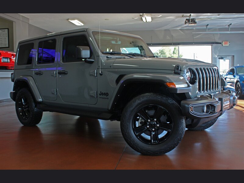 2022 Jeep Wrangler Unlimited Sahara Altitude  4X4