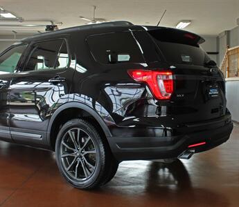 2018 Ford Explorer XLT  Sport Panoramic Roof Navigation 4X4 - Photo 6 - North Canton, OH 44720