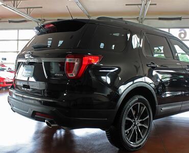 2018 Ford Explorer XLT  Sport Panoramic Roof Navigation 4X4 - Photo 9 - North Canton, OH 44720