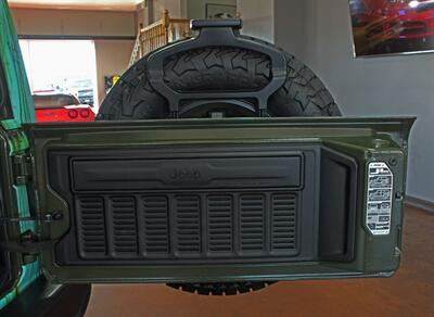 2021 Jeep Wrangler Unlimited Sahara  Jurassic Park Limited Edition With Skytouch - Photo 11 - North Canton, OH 44720